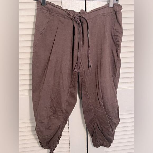 Women’s Nike Sustainable Bamboo Cotton Capri Drawstring Summer Hiking Pants Sz M - Picture 2 of 7